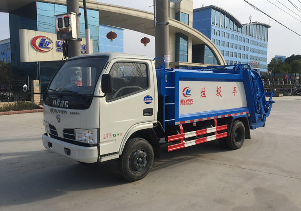 東風(fēng)4方藍牌地下室壓縮式垃圾車