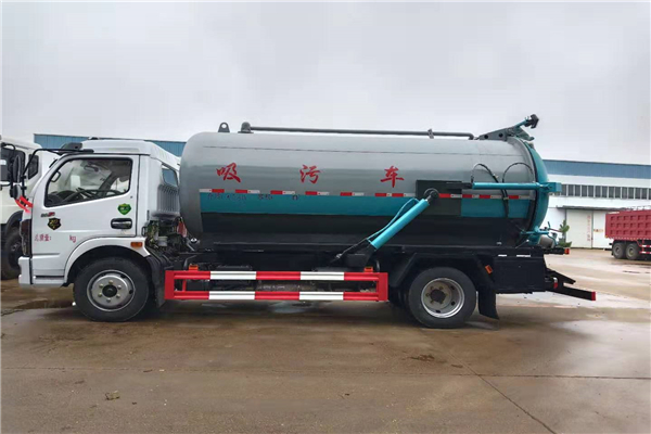 東風(fēng)凱普特吸污車(chē)，容積8.5立方，朝柴170，萬(wàn)里揚(yáng)6擋，國(guó)六標(biāo)準(zhǔn)
