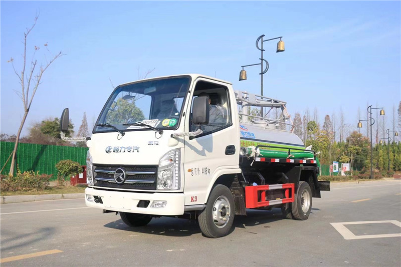 今日現(xiàn)車(chē)推薦：凱馬國(guó)六2方藍(lán)牌吸糞車(chē)大街小巷穿梭自如