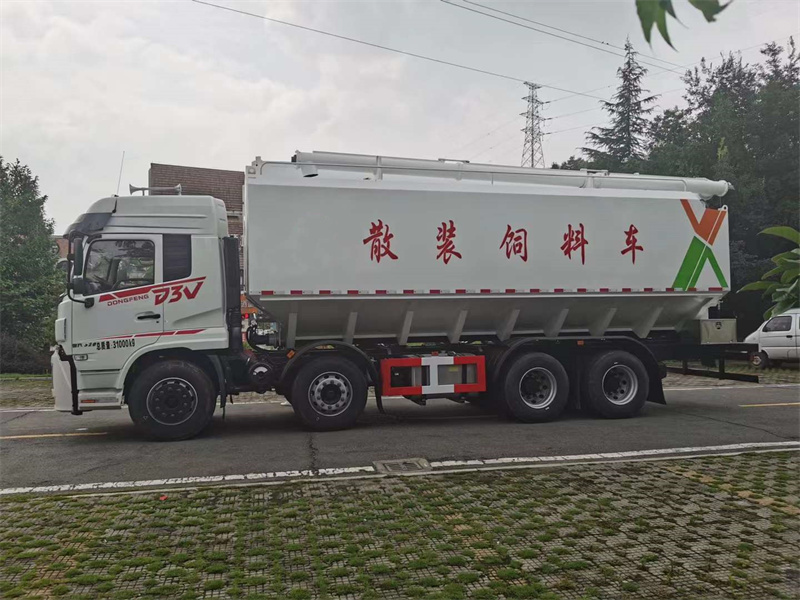 今日推薦：東風暢行前四后八散裝飼料車保證“菜籃子”產品產的出、運的走、供得上